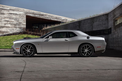 2015-dodge-challenger-392-hemi-scat-pack-shaker-005-1.jpg