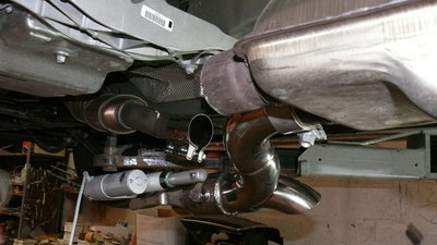 P1180009 Mise en place Cut et colliers.JPG